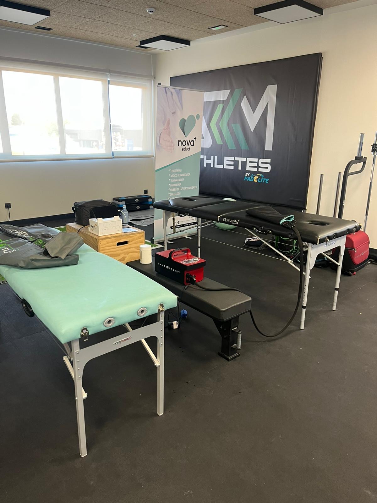 Servicios de fisioterapia en Padel Burgos con Novaplus